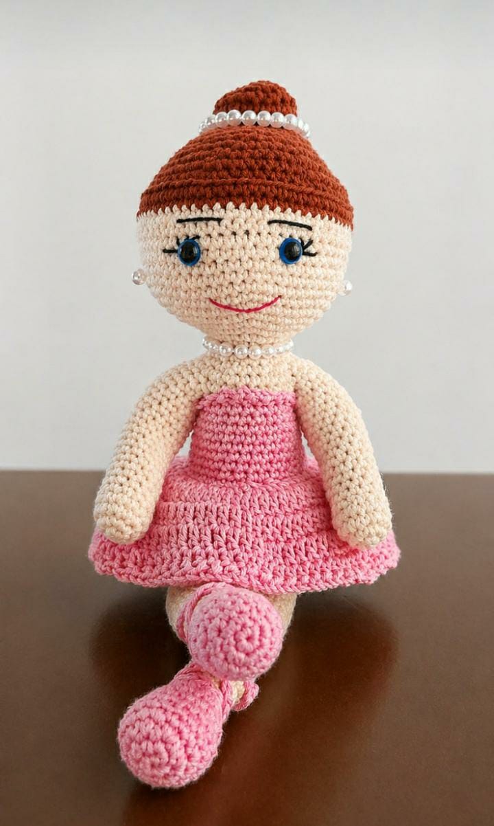 Bailarina rosa de amigurumi